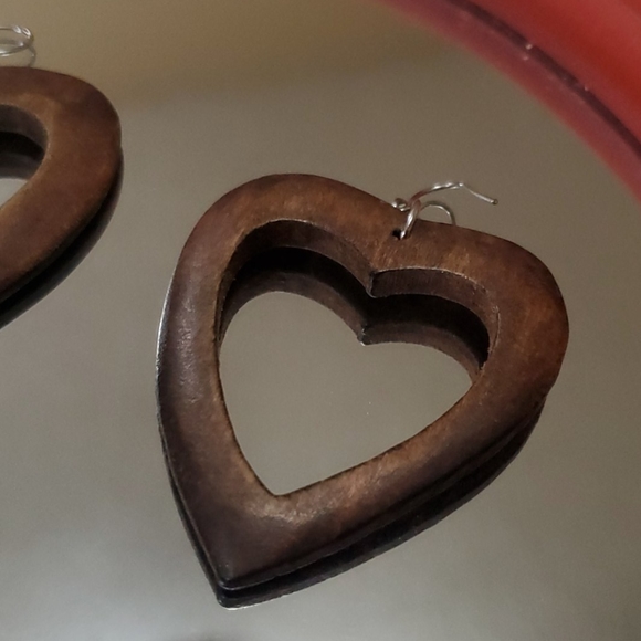 Wooden heart earrings - Picture 2 of 3